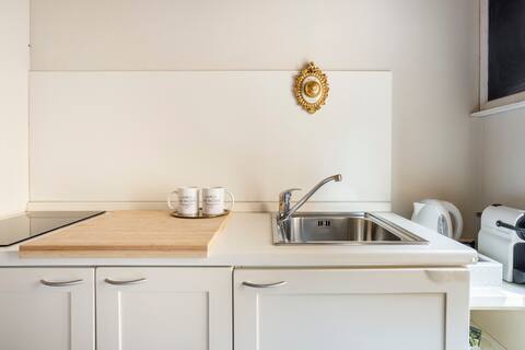 Proprietà Airbnb di successo: Ma Maison 2 | Boutique Studio in the Center | Limited Traffic Zone Pass a Modena
