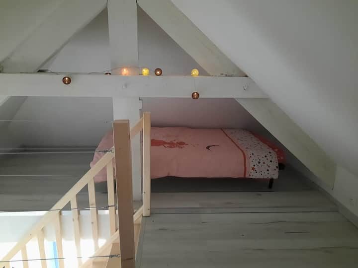 Soveværelse 2 lille tilstødende enhed (3 enkeltsenge)