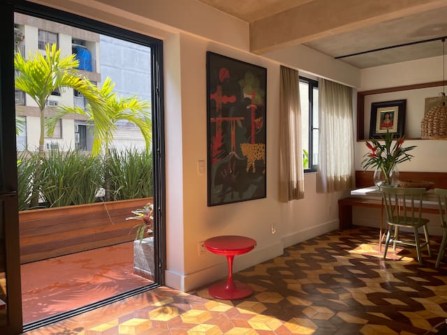 Cobertura a 200metros da praia