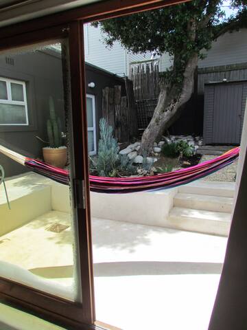 Beach house on Benning, 60m from the sea gallery image 4