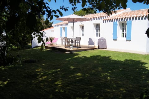 Top Airbnb: Nice quiet house with garden on Île d'Yeu in L'île D'yeu