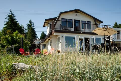 3-Bed house walk on waterfront. Perfect for family