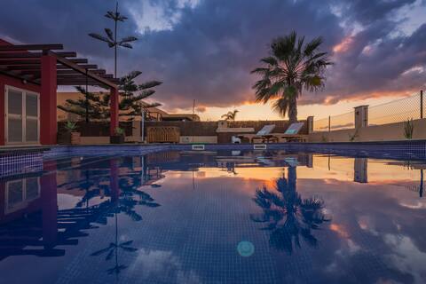 LUXURY VILLA WITH A HEATED POOL