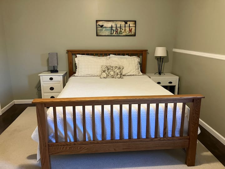 Საძინებელი 2 საწოლით, კარადა, გასაშლელი კარადა, ბარგის რეკი