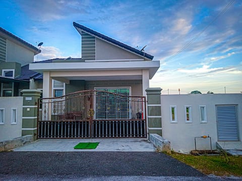 RnR Semi-D (5 Min. to UTHM & KKTM)