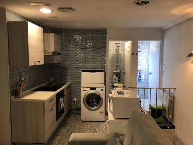 5 BR Luxury Apartment with Pool, Garden & BBQ gallery image 3