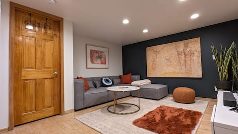 Popular Airbnb listing: Artsy Bohemian Suite · Minutes to Red Rocks in Wheat Ridge