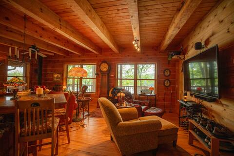 Charming and cozy wilderness log cabin