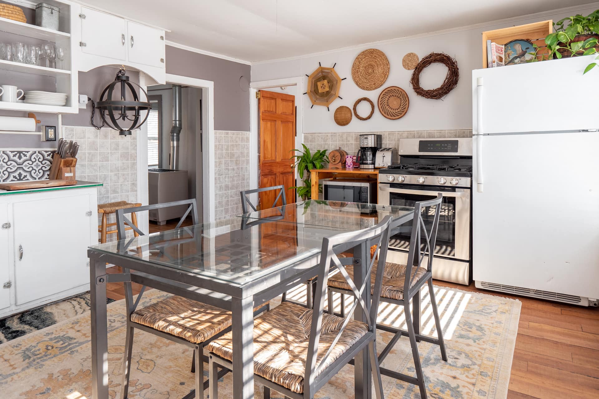 Bohemian Penthouse - 1min Walk Restaurants + Shops — photo 4