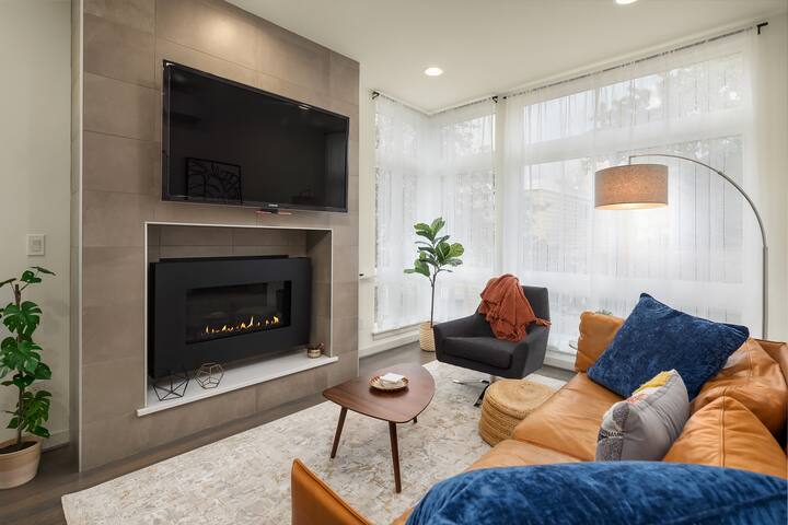 The Haven – A Stylish Townhome on Queen Anne gallery image 2