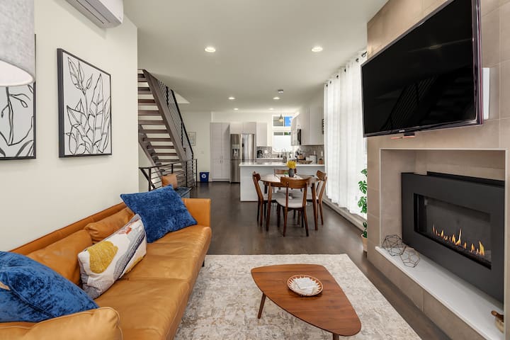 The Haven – A Stylish Townhome on Queen Anne