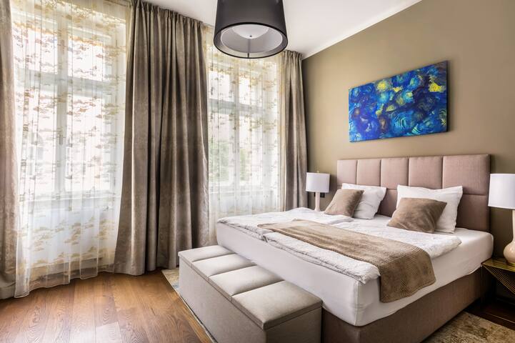 Luxury Prague Riverside Apartment – 3 bedrooms gallery image 5
