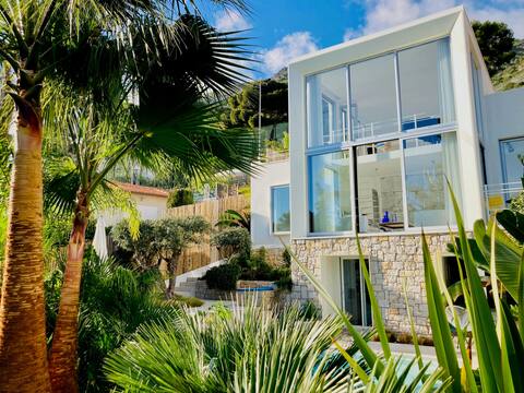 Villa MIRANO – Charm & relaxation by the sea...