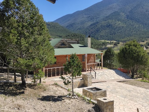 Los Alpes Cabin