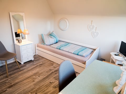 Cozy room in the middle of Bad Bramstedt