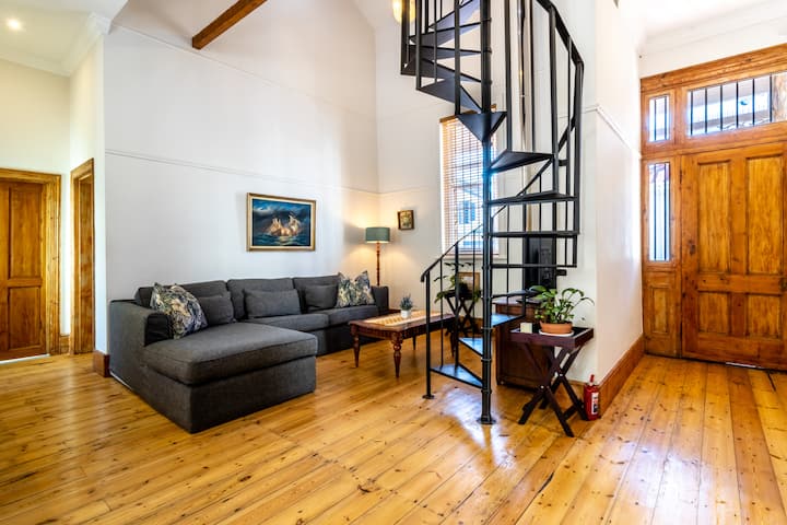 Beautiful Home In Bohemian Surfing Village - Cape Town