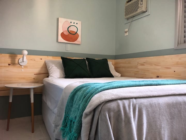 NOTA de la suite doble:

ropa de cama, mantas y almohadas ilustradoras.