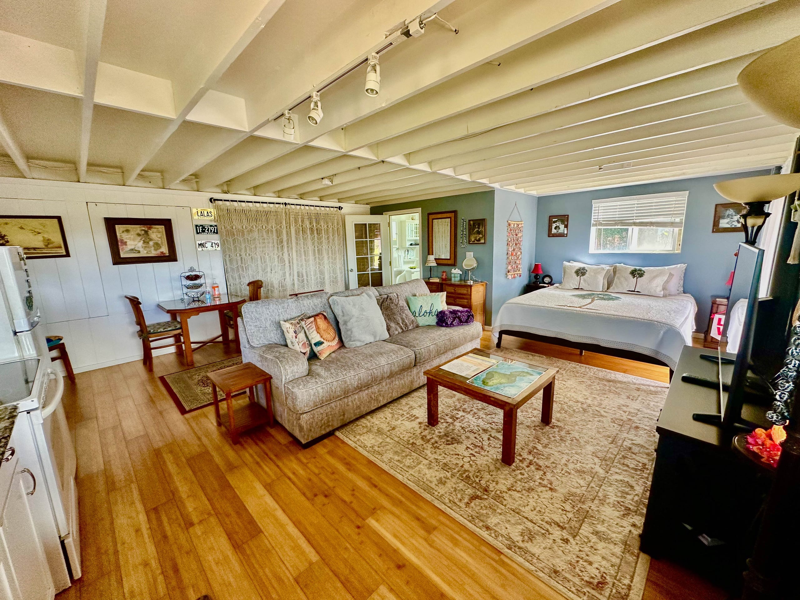 Spectacular Ocean Views • Private Studio• King Bed - Image 13