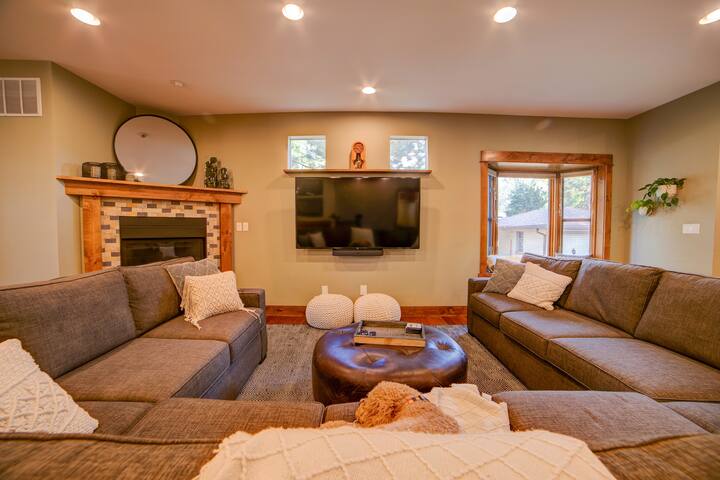 DU/Wash Park Dream Home!–6 Bed/5 bath+ Home Gym gallery image 3