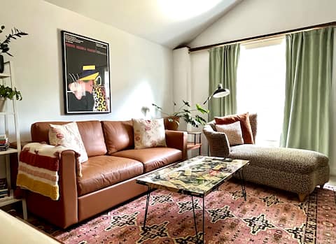 Top Airbnb: Green Garriage. Private, eastside guesthouse. in Nashville Davidson Metropolitan Government (Balance)