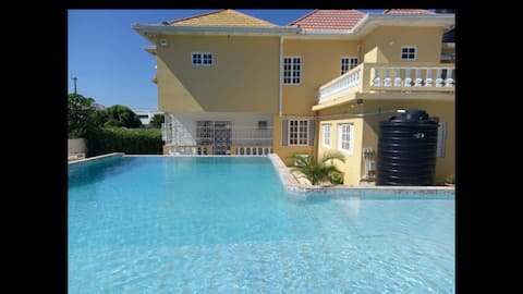 The Waves Villa-Wheelchair Accessible  Getaway
