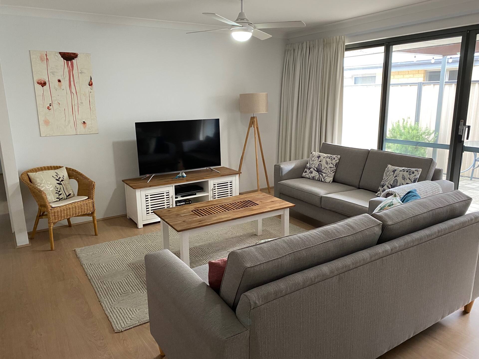 Meadow Springs - Modern & Stylish in Mandurah
