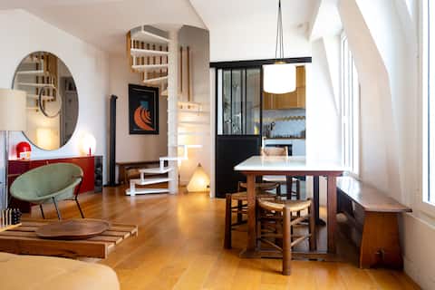 Popular Airbnb listing: Stylish duplex with private terrace • Metro 2 min away in Paris