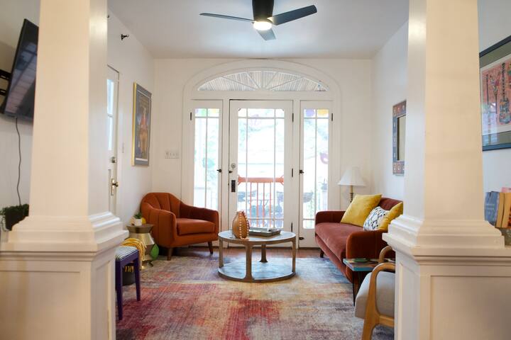 Chartres Street Retreat (3 Blocks from the F.Q.) gallery image 2