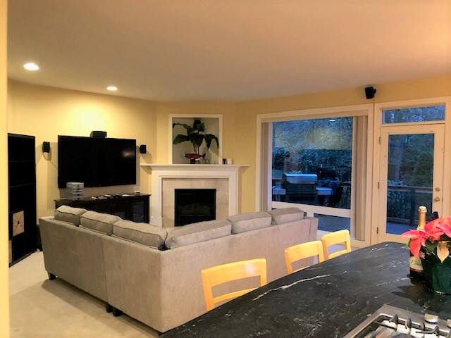 Charming home in safe beautiful area – fenced yard gallery image 5