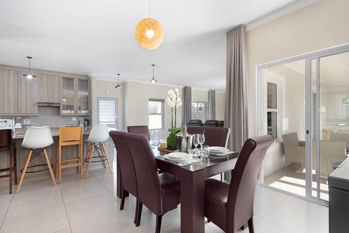 The best of Cape Town with home away from home gallery image 5