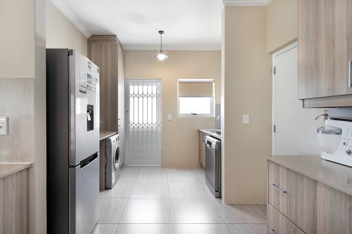 The best of Cape Town with home away from home gallery image 3