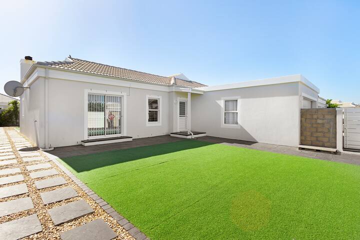 The best of Cape Town with home away from home gallery image 2