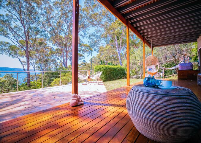 Relaxing home with Stunning Pittwater Views gallery image 4