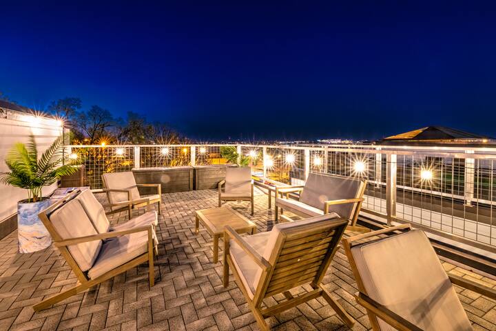 360° DT views, 8min to Broadway, 5min to Gulch☆NEW gallery image 4