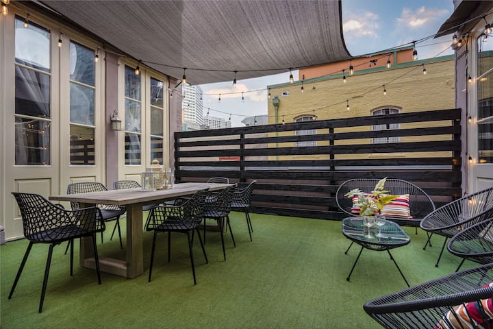 Penthouse Retreat | 3BD Terrace Walk to French Qtr