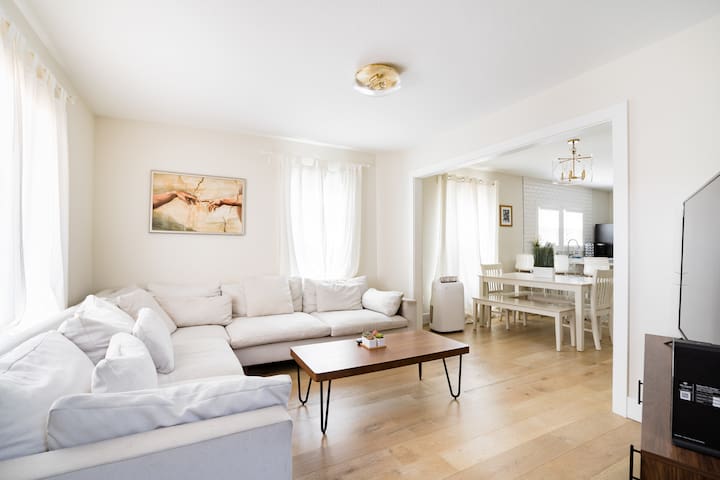 Modern & Spacious 4BR in Central SE PDX!