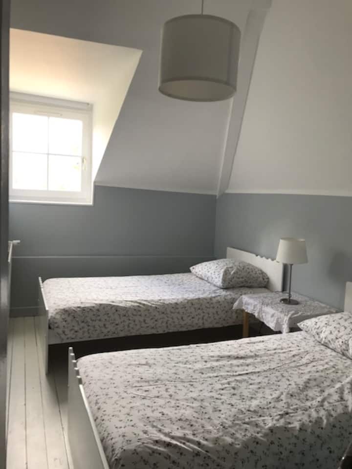 Легла с единична спалня 