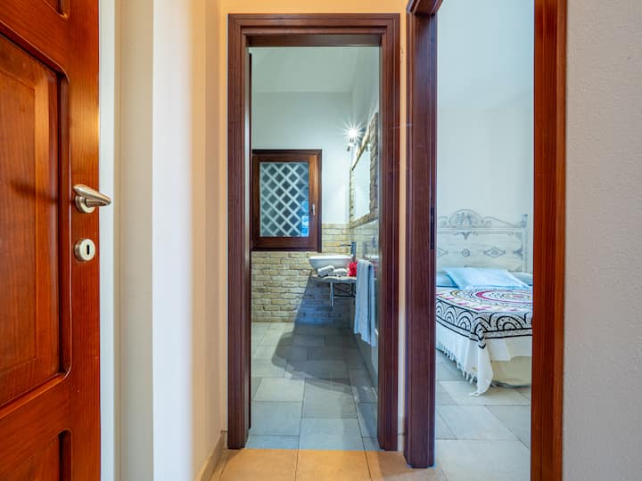 entrada al baño y al dormitorio 