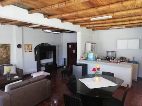 Family cottage in Pisco Playa, with garden.
