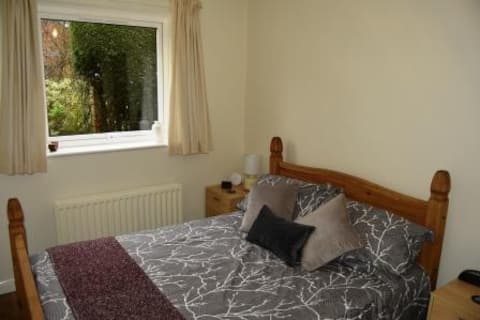 Cosy, quiet, pet-friendly, self contained.