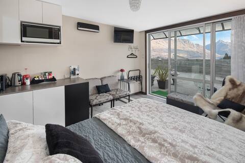 Popular Airbnb listing: Central Queenstown With Views in Otago