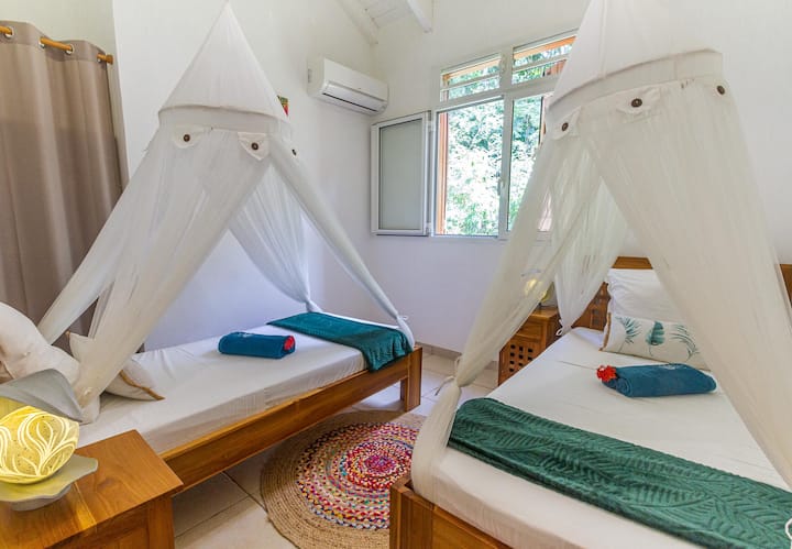 Chambre lits simples étage
