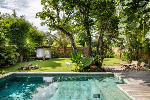 Villa Bayu, 4 guests offer!! 3 Beds, Pool & Garden