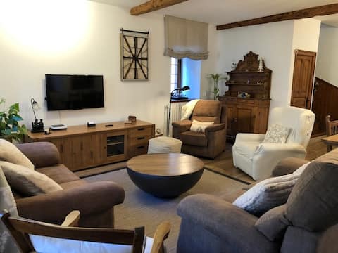 Popular Airbnb listing: Casa Farrèr, spacious and in a good location in Vielha E Mijaran