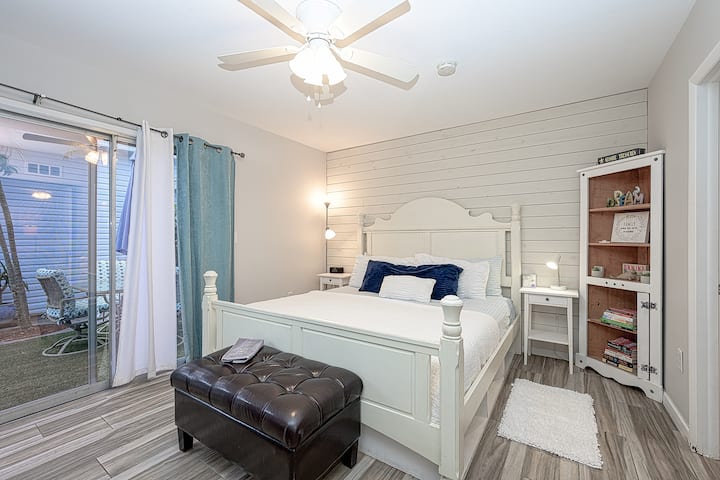 加大双人床，卧室外有私人露台