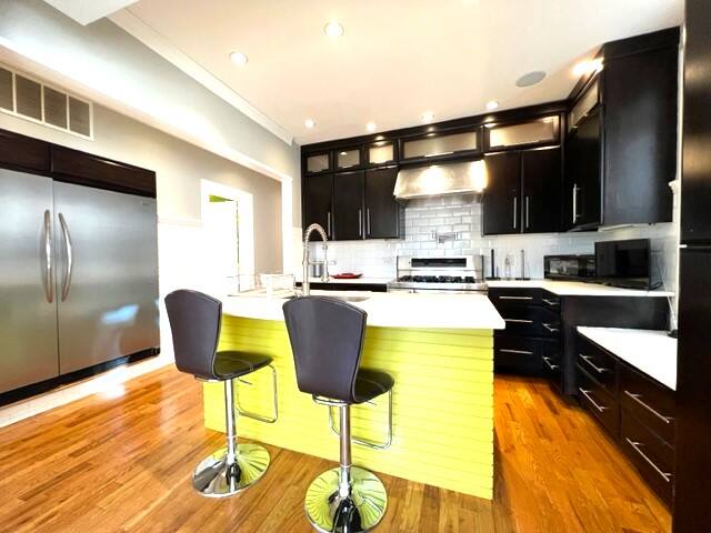 Chicago’s Bridgeport Huge 4 Story w/Garage Parking gallery image 5