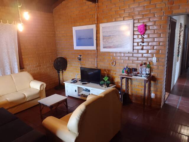 Entire home with 4 bedrooms in Balneário Piçarras - Casa no centro de Piçarras para famílias ou amigos