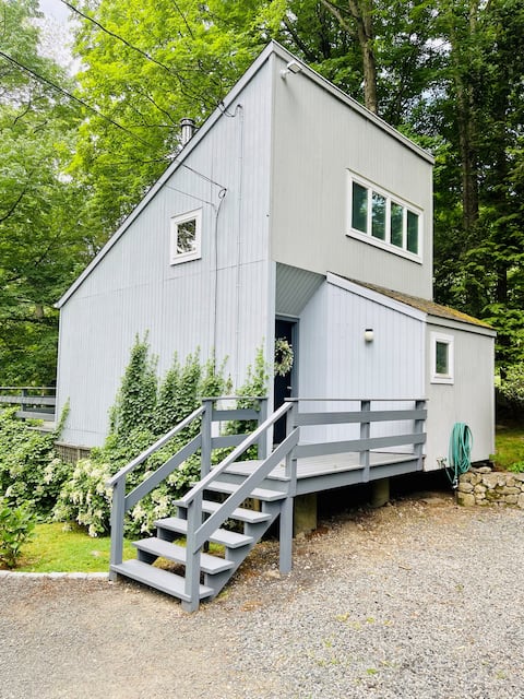 Mid Century Modern Cottage