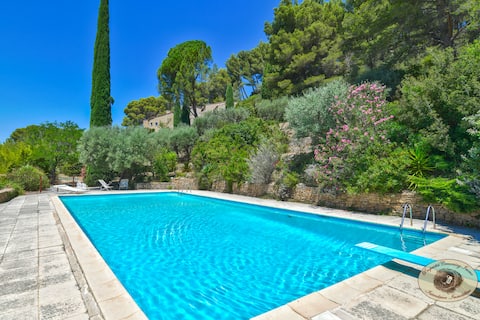 Old bastide with pool and tennis