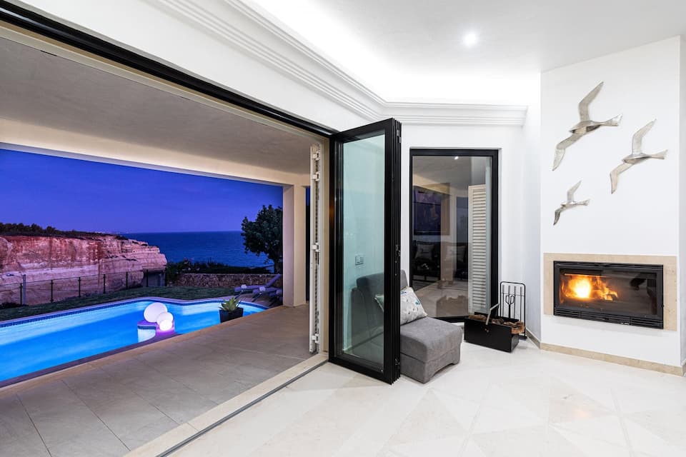 Casa Vida Mar, above the Benagil cliffs, Benagil, Algarve, Portugal, photo 6 of 10